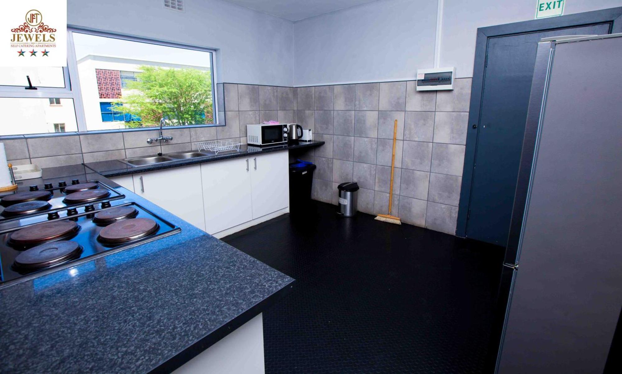 Bed and Breakfast JFT self catering units East London Exterior foto