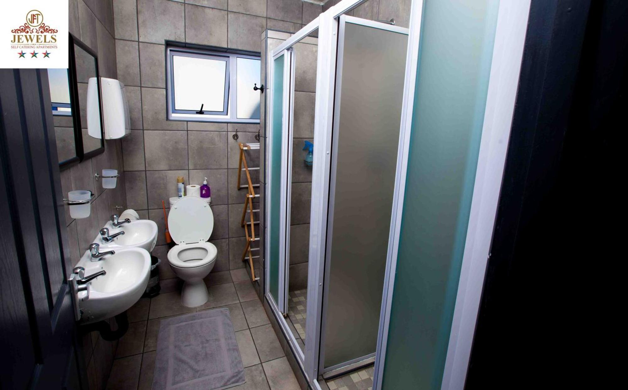 Bed and Breakfast JFT self catering units East London Exterior foto